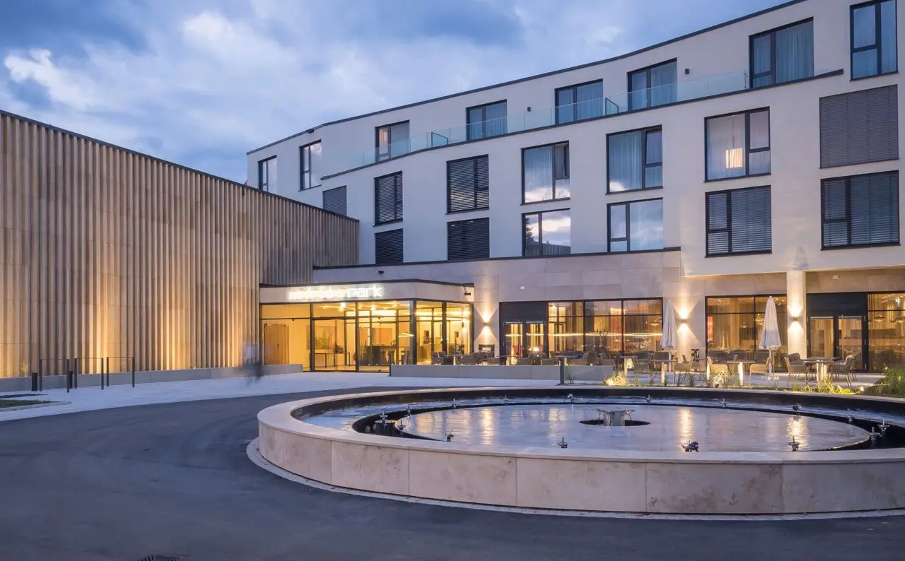 Hotel Melchiorpark, Schmelz Metallbau