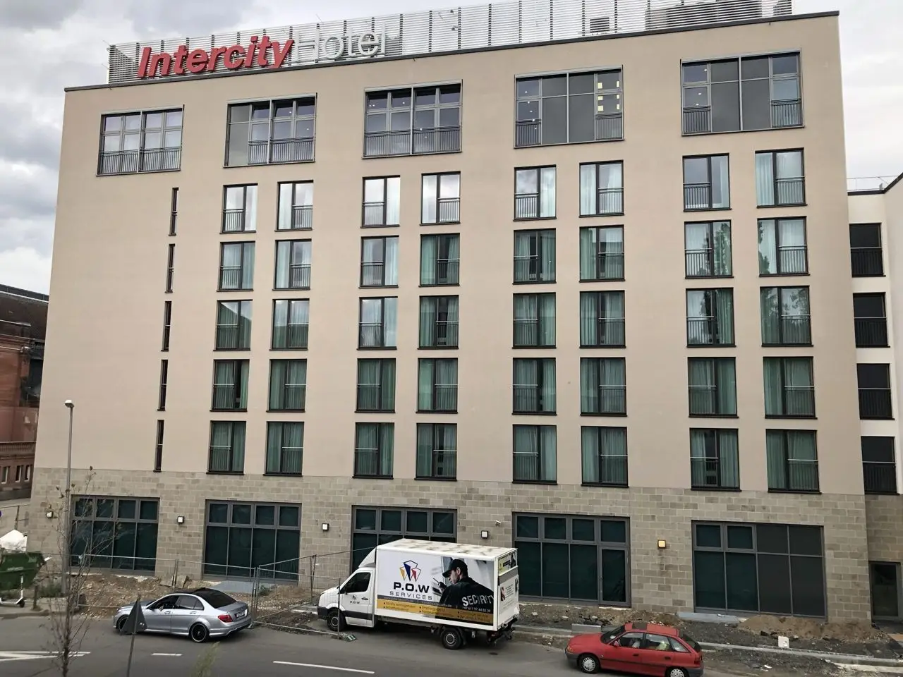 Intercity Hotel Wiesbaden, Schmelz Metallbau