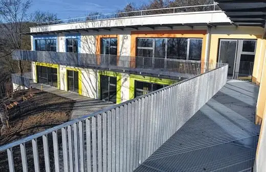 Kita Höchberg, Schmelz Metallbau
