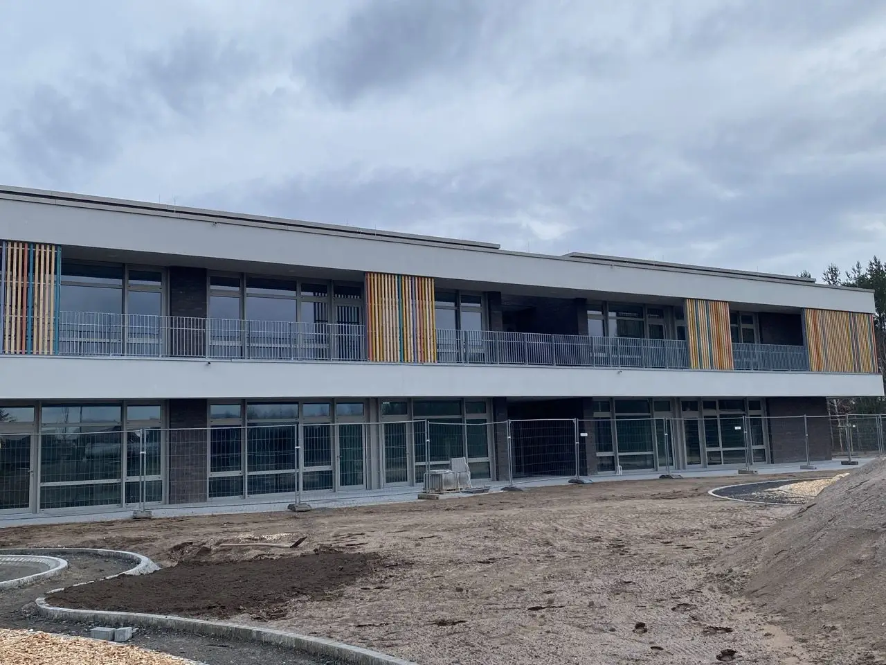 Kita New Argonner Hanau, Schmelz Metallbau